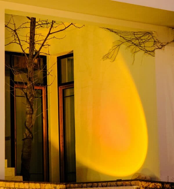 Solar-Powered Outdoor Sunset Projector Light: Illuminate Your Evenings with Eco-Friendly Ambiance